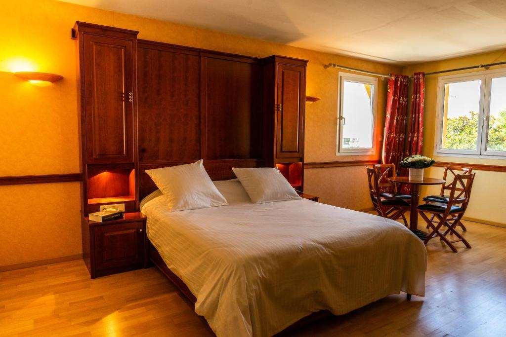 Hotel Newport Villefranche-sur-Saône Habitación foto
