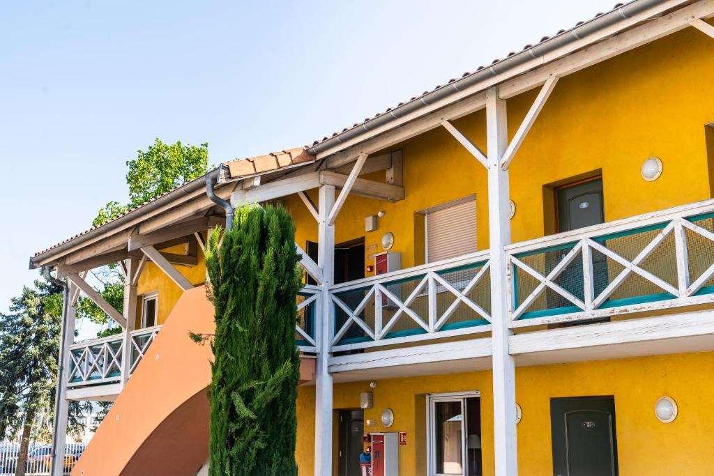 Hotel Newport Villefranche-sur-Saône Exterior foto